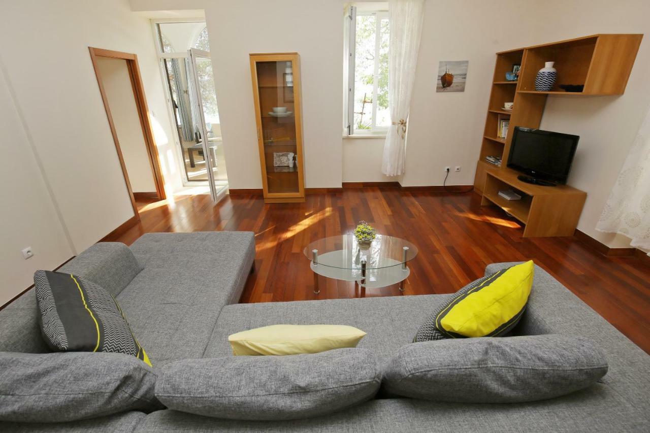 Seafront Beach Apartment - Directly At The Beach Zadar Exterior photo