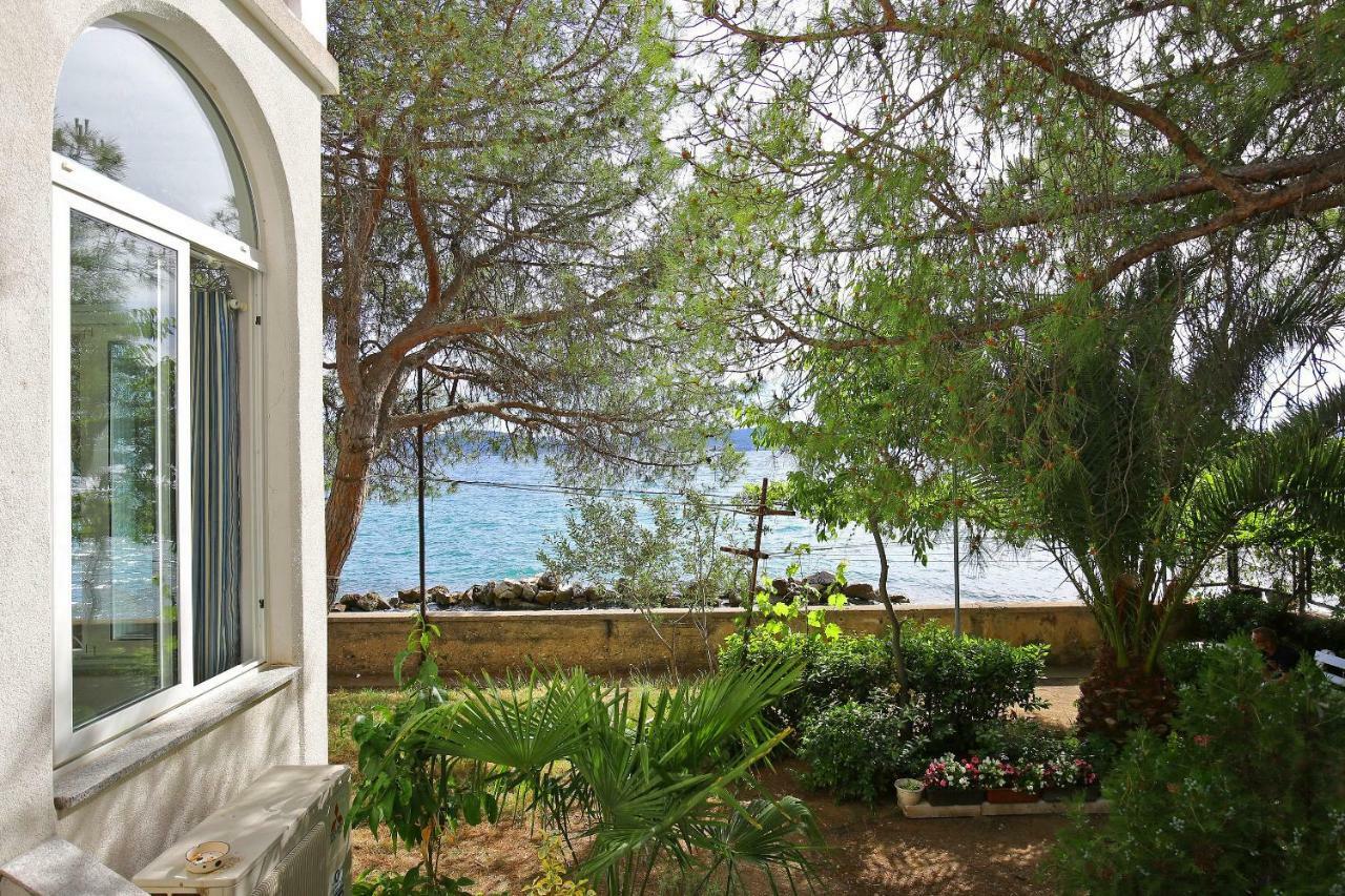 Seafront Beach Apartment - Directly At The Beach Zadar Exterior photo